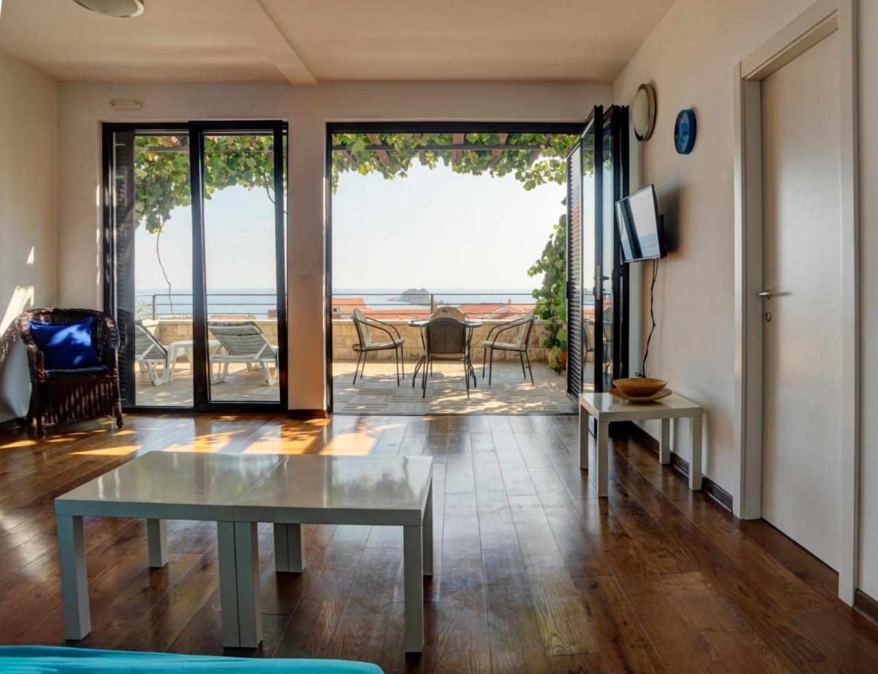 Apartments Minja Nerin Petrovac 外观 照片